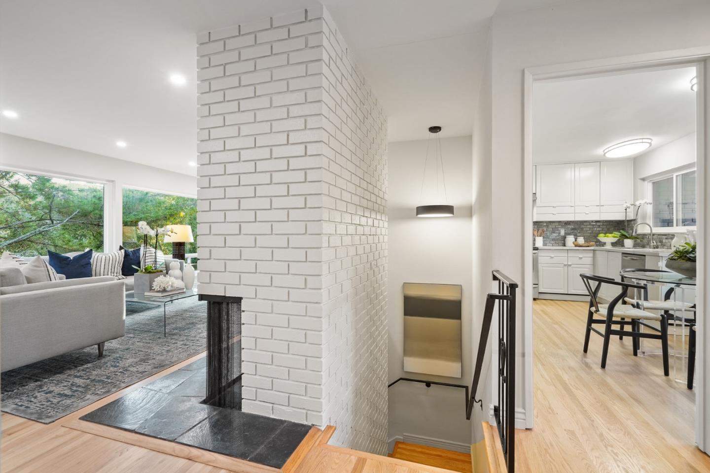 Detail Gallery Image 16 of 28 For 3811 Farm Hill Blvd, Redwood City,  CA 94061 - 4 Beds | 3 Baths