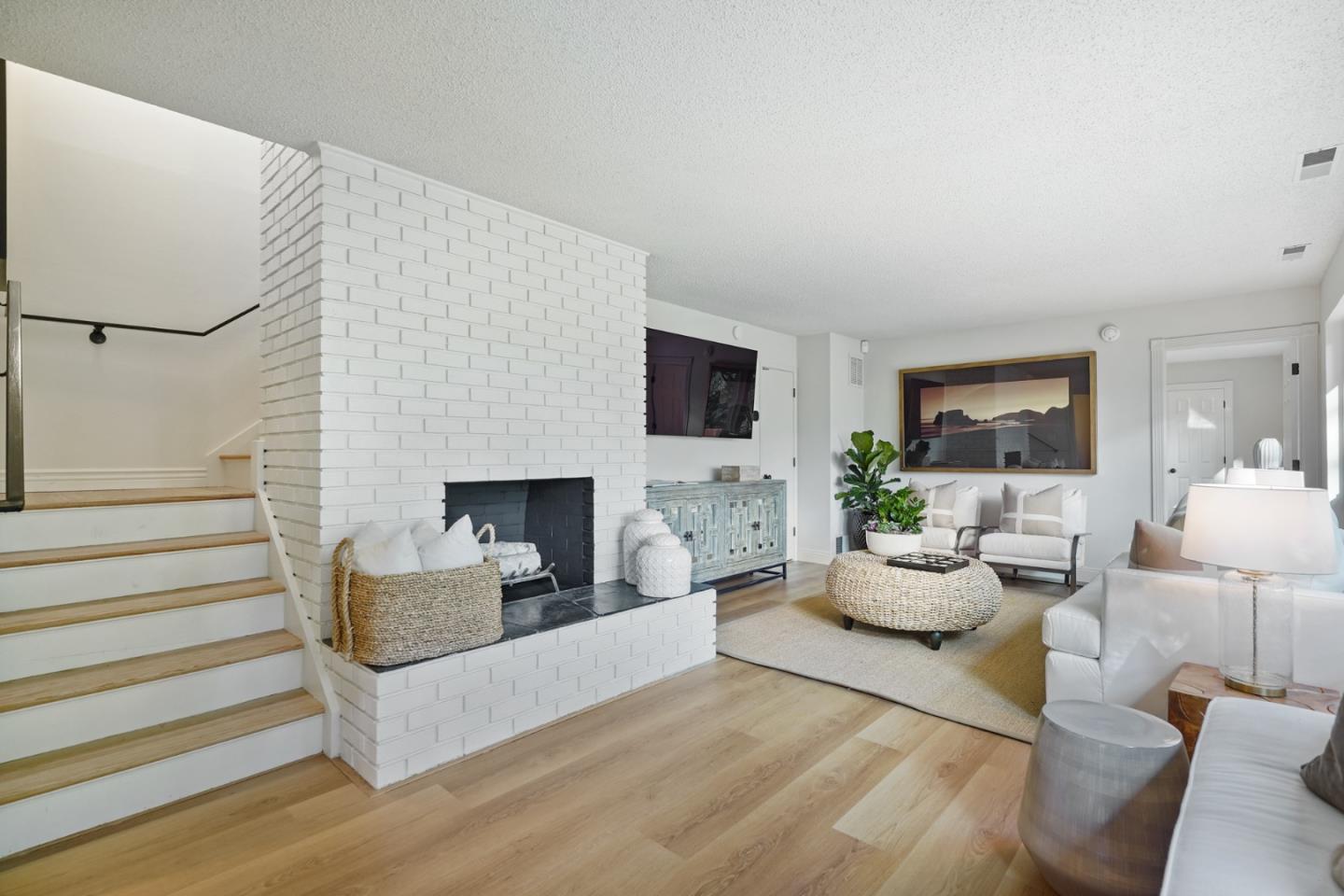 Detail Gallery Image 17 of 28 For 3811 Farm Hill Blvd, Redwood City,  CA 94061 - 4 Beds | 3 Baths