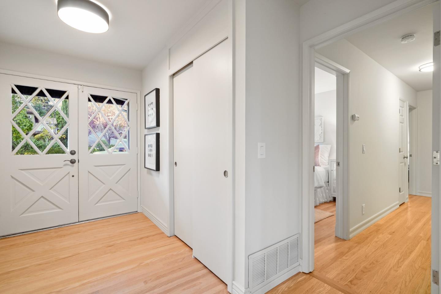 Detail Gallery Image 2 of 28 For 3811 Farm Hill Blvd, Redwood City,  CA 94061 - 4 Beds | 3 Baths