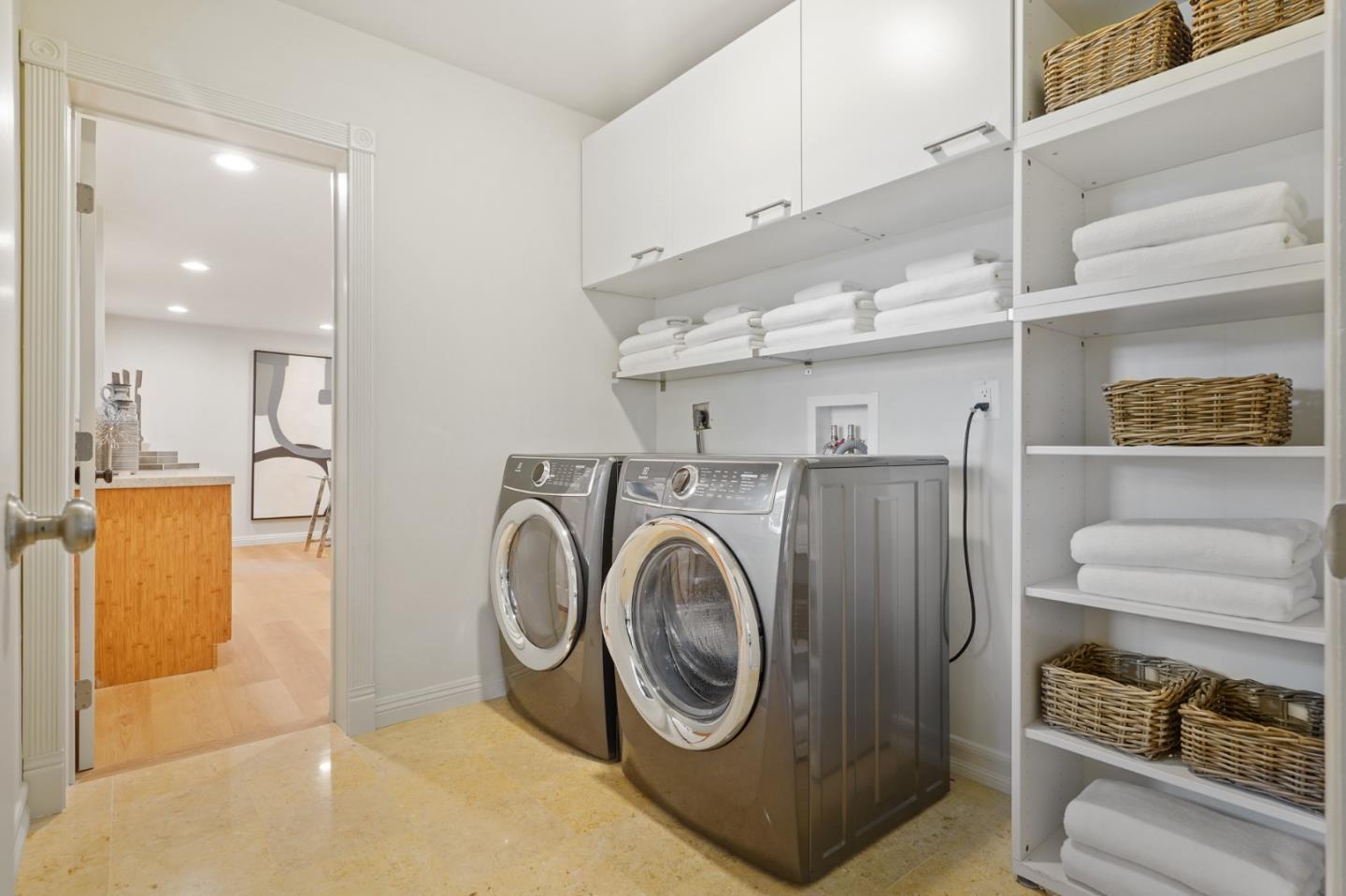 Detail Gallery Image 23 of 28 For 3811 Farm Hill Blvd, Redwood City,  CA 94061 - 4 Beds | 3 Baths