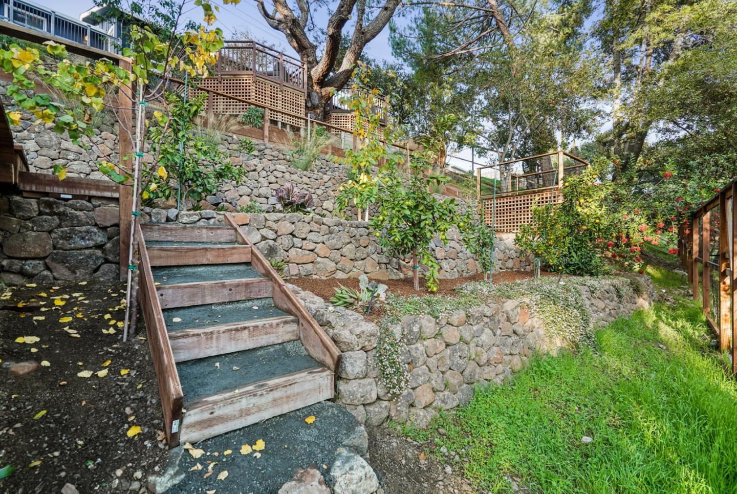 Detail Gallery Image 27 of 28 For 3811 Farm Hill Blvd, Redwood City,  CA 94061 - 4 Beds | 3 Baths