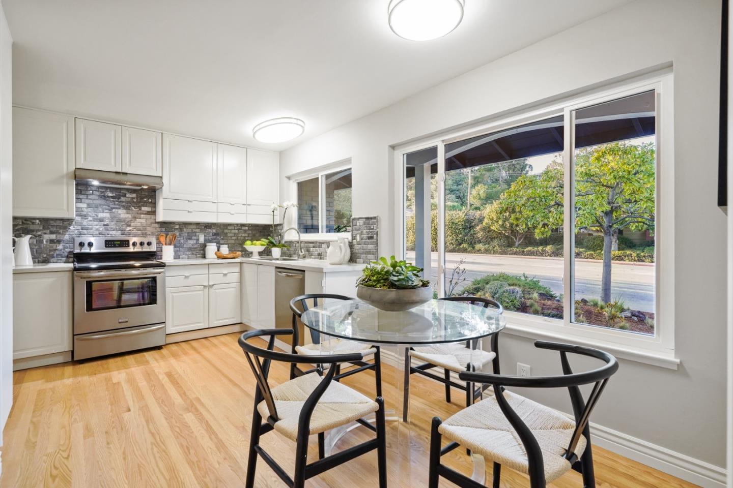 Detail Gallery Image 6 of 28 For 3811 Farm Hill Blvd, Redwood City,  CA 94061 - 4 Beds | 3 Baths