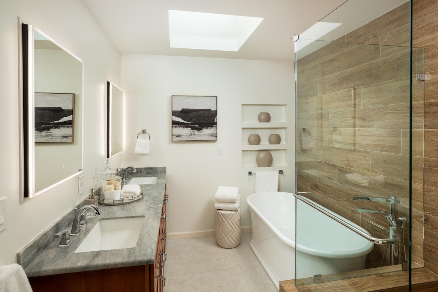 Detail Gallery Image 16 of 28 For 1470 Aura Way, Los Altos,  CA 94024 - 5 Beds | 3 Baths