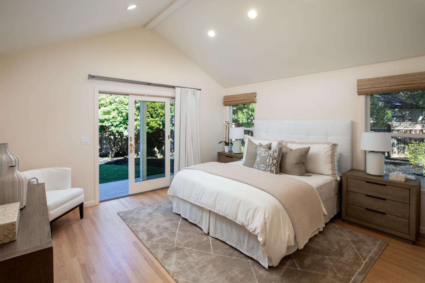 Detail Gallery Image 17 of 28 For 1470 Aura Way, Los Altos,  CA 94024 - 5 Beds | 3 Baths