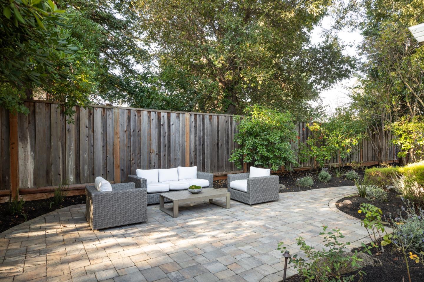 Detail Gallery Image 22 of 28 For 1470 Aura Way, Los Altos,  CA 94024 - 5 Beds | 3 Baths