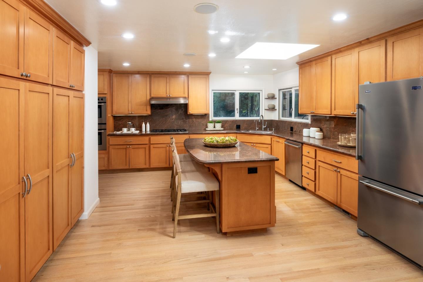 Detail Gallery Image 5 of 28 For 1470 Aura Way, Los Altos,  CA 94024 - 5 Beds | 3 Baths