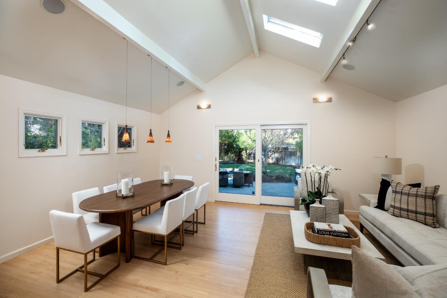 Detail Gallery Image 6 of 28 For 1470 Aura Way, Los Altos,  CA 94024 - 5 Beds | 3 Baths