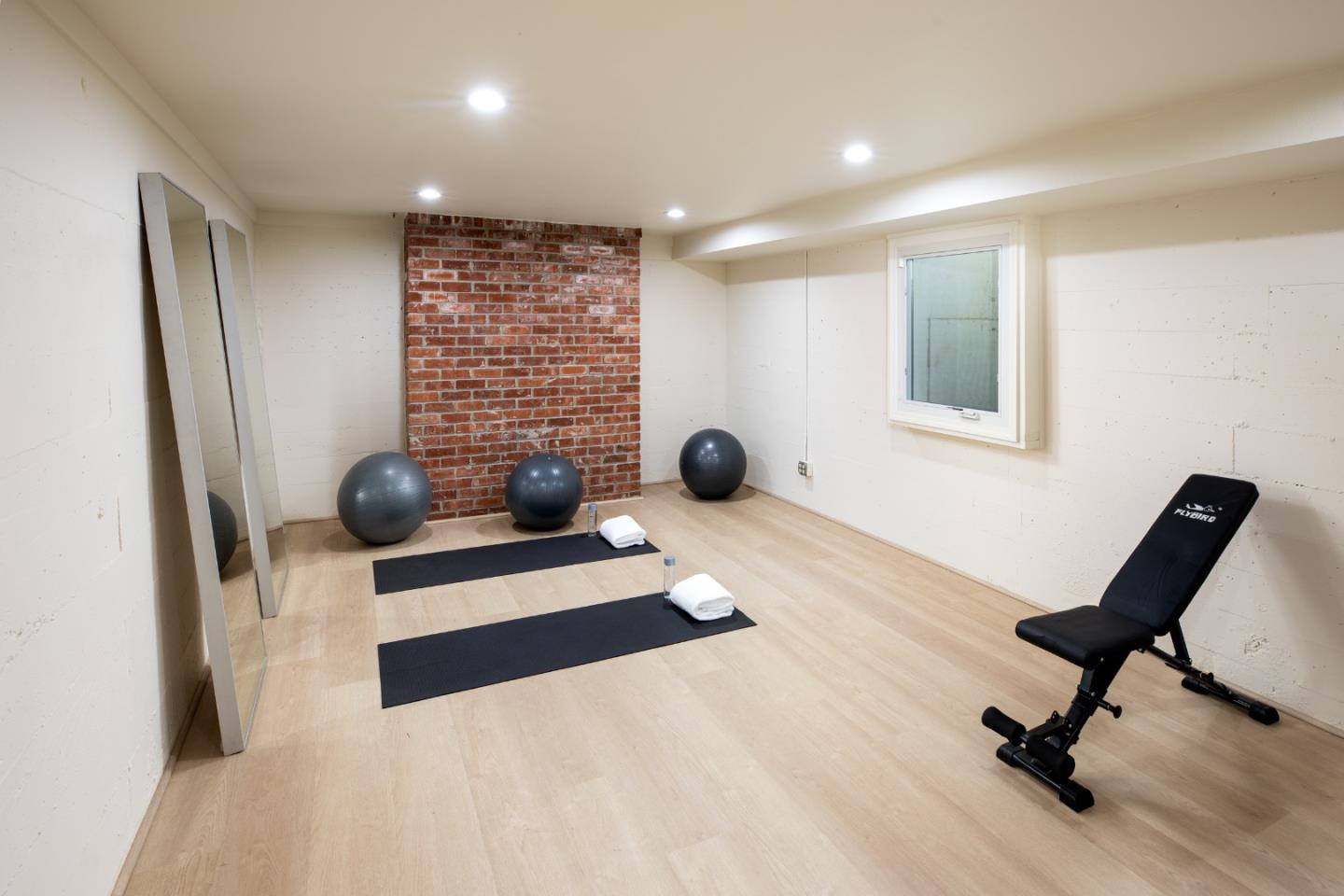 Detail Gallery Image 8 of 28 For 1470 Aura Way, Los Altos,  CA 94024 - 5 Beds | 3 Baths