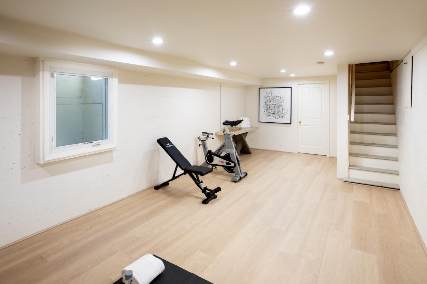 Detail Gallery Image 9 of 28 For 1470 Aura Way, Los Altos,  CA 94024 - 5 Beds | 3 Baths