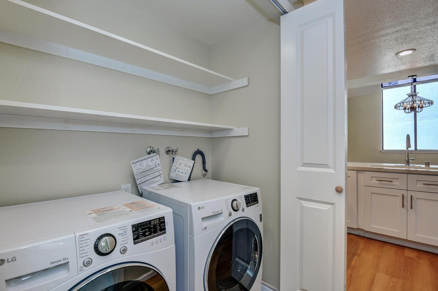 Detail Gallery Image 12 of 22 For 20323 Pinntage Pkwy, Cupertino,  CA 95014 - 3 Beds | 2/1 Baths