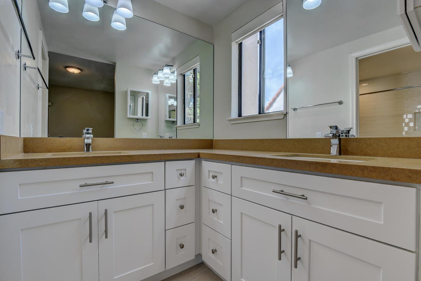 Detail Gallery Image 15 of 22 For 20323 Pinntage Pkwy, Cupertino,  CA 95014 - 3 Beds | 2/1 Baths