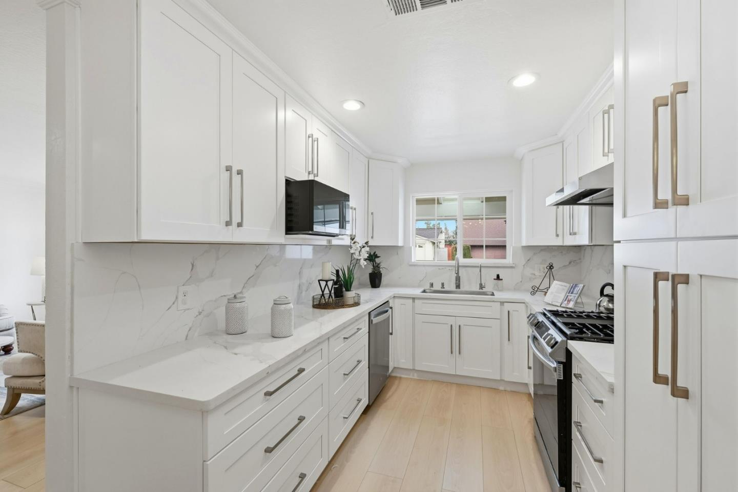 Detail Gallery Image 11 of 35 For 31383 Santa Ana Way, Union City,  CA 94587 - 4 Beds | 2 Baths