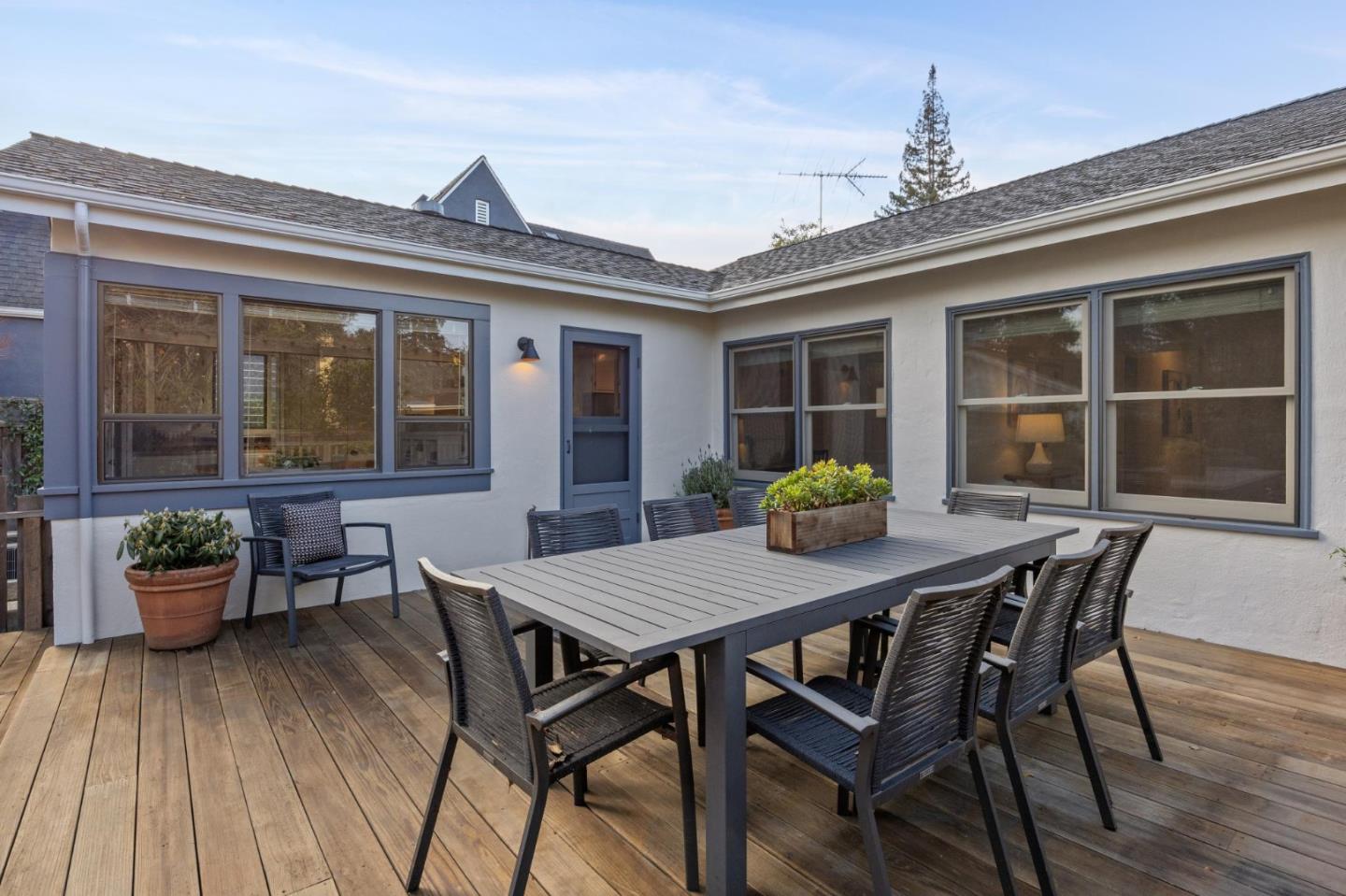 Detail Gallery Image 21 of 25 For 580 Lincoln Ave, Palo Alto,  CA 94301 - 3 Beds | 1 Baths