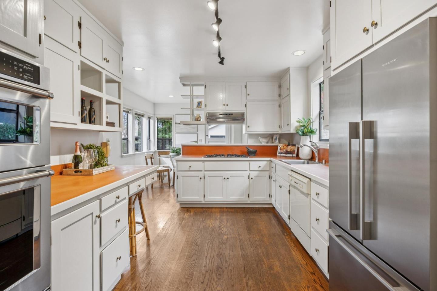 Detail Gallery Image 8 of 25 For 580 Lincoln Ave, Palo Alto,  CA 94301 - 3 Beds | 1 Baths