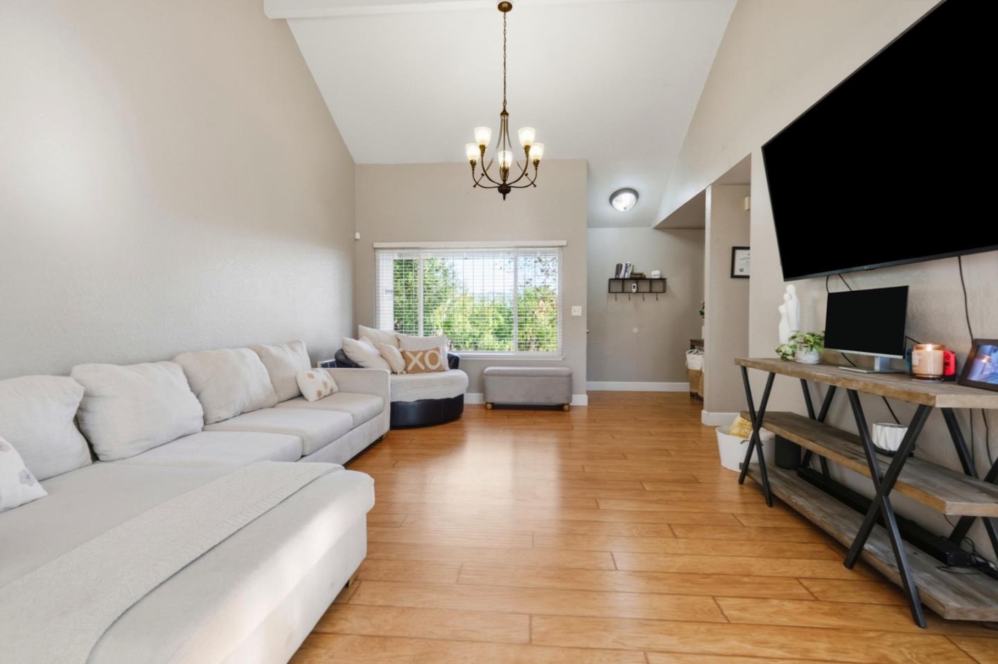 Detail Gallery Image 5 of 34 For 280 Crestview Dr, Watsonville,  CA 95076 - 2 Beds | 2 Baths