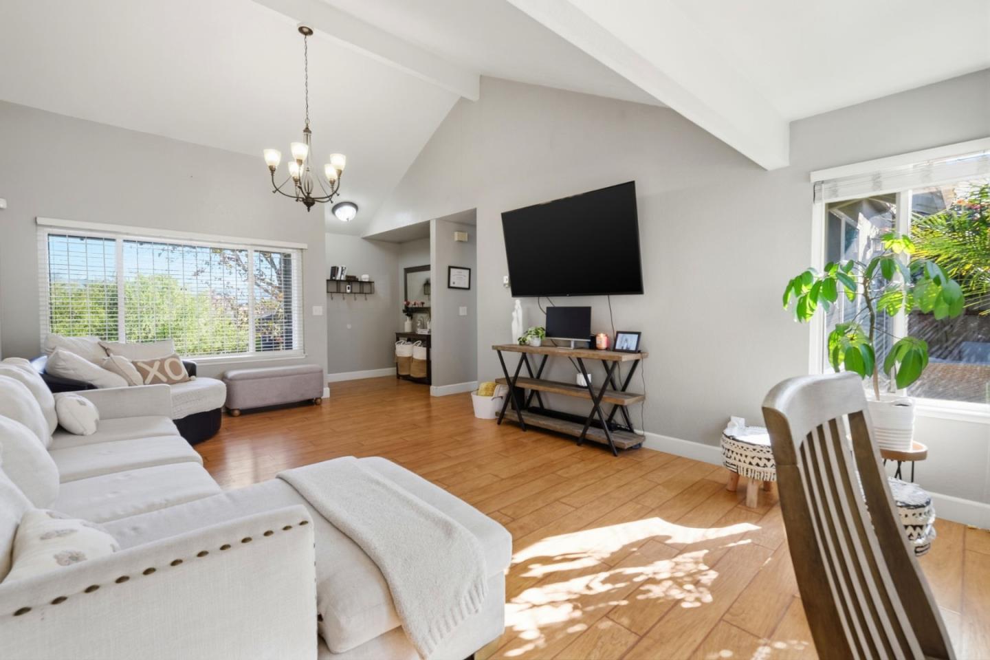 Detail Gallery Image 6 of 34 For 280 Crestview Dr, Watsonville,  CA 95076 - 2 Beds | 2 Baths