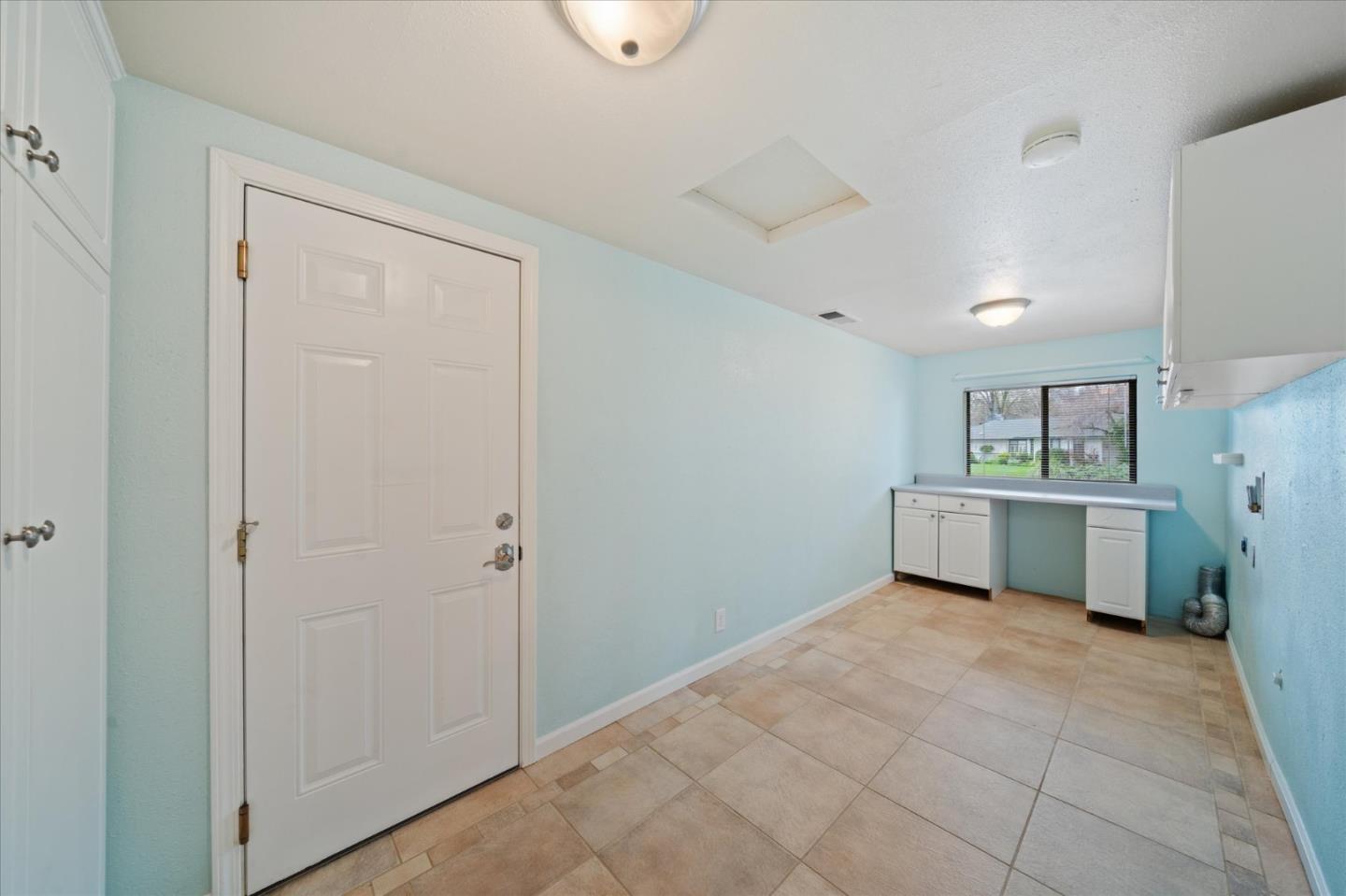 Detail Gallery Image 24 of 34 For 7235 Amigo Way, Redding,  CA 96002 - 3 Beds | 2 Baths