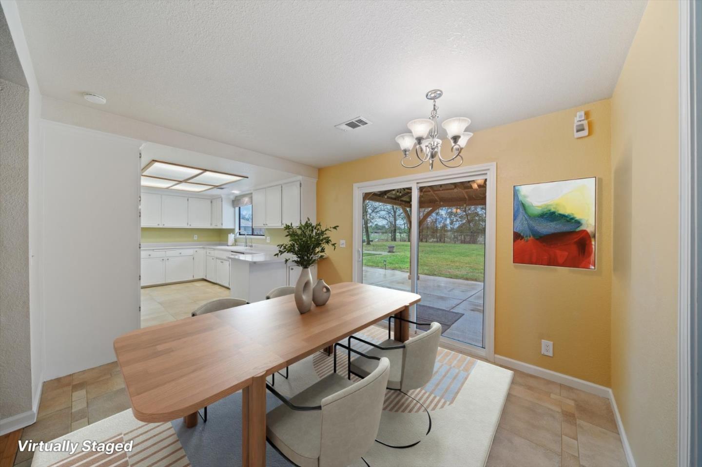 Detail Gallery Image 7 of 34 For 7235 Amigo Way, Redding,  CA 96002 - 3 Beds | 2 Baths