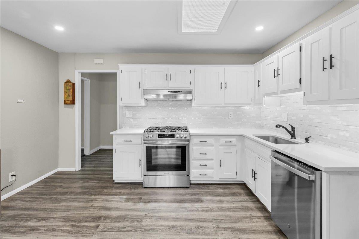 Detail Gallery Image 11 of 35 For 724 Circle Dr, Salinas,  CA 93905 - 3 Beds | 2 Baths