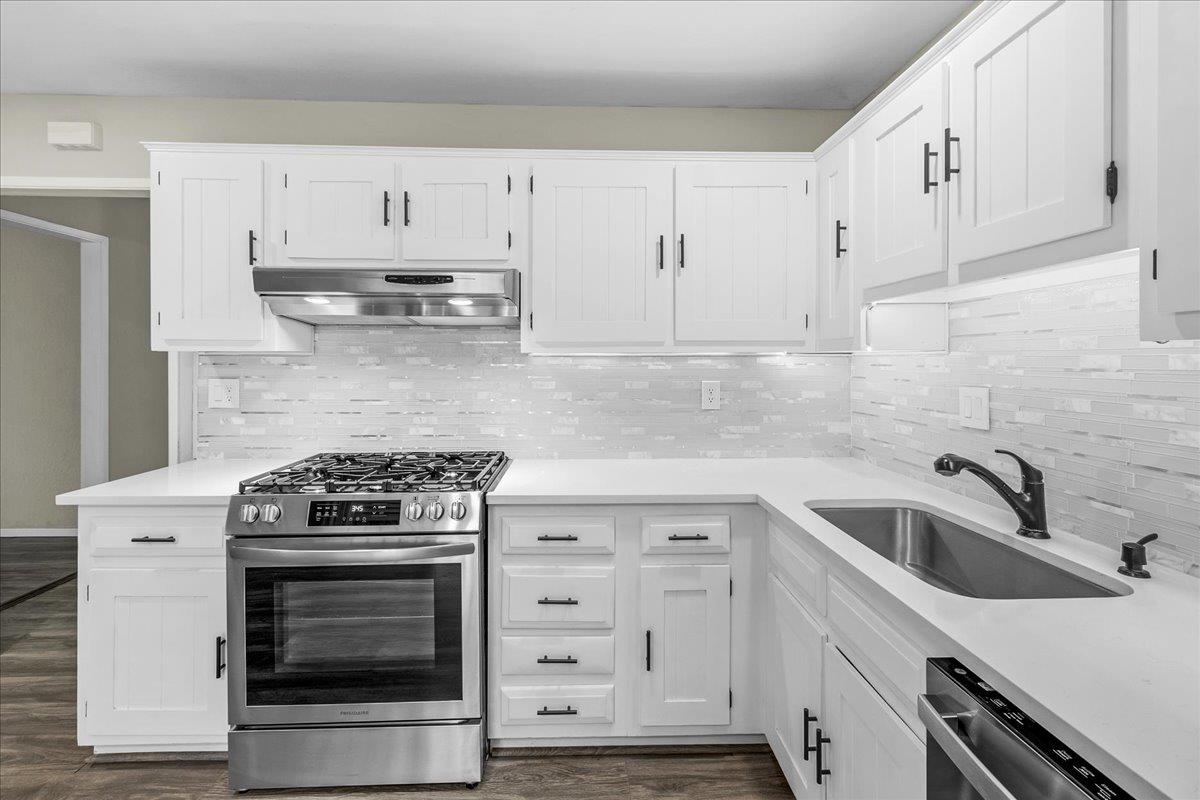 Detail Gallery Image 12 of 35 For 724 Circle Dr, Salinas,  CA 93905 - 3 Beds | 2 Baths