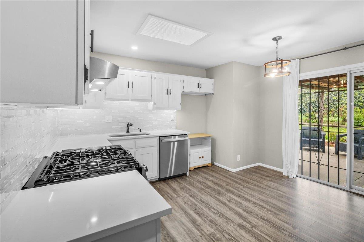 Detail Gallery Image 13 of 35 For 724 Circle Dr, Salinas,  CA 93905 - 3 Beds | 2 Baths