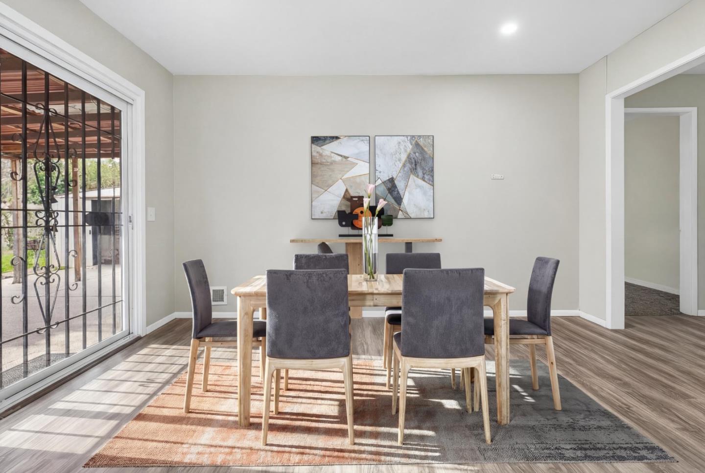 Detail Gallery Image 14 of 35 For 724 Circle Dr, Salinas,  CA 93905 - 3 Beds | 2 Baths