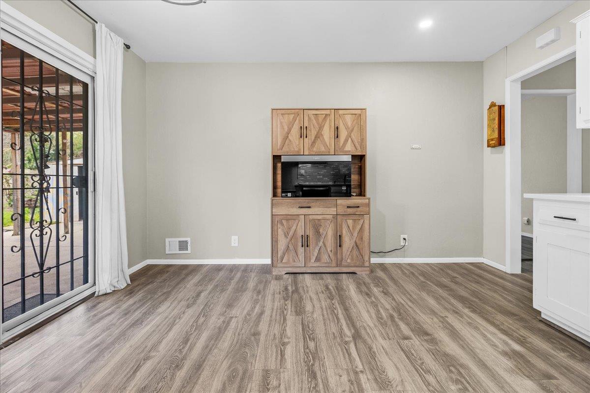 Detail Gallery Image 16 of 35 For 724 Circle Dr, Salinas,  CA 93905 - 3 Beds | 2 Baths