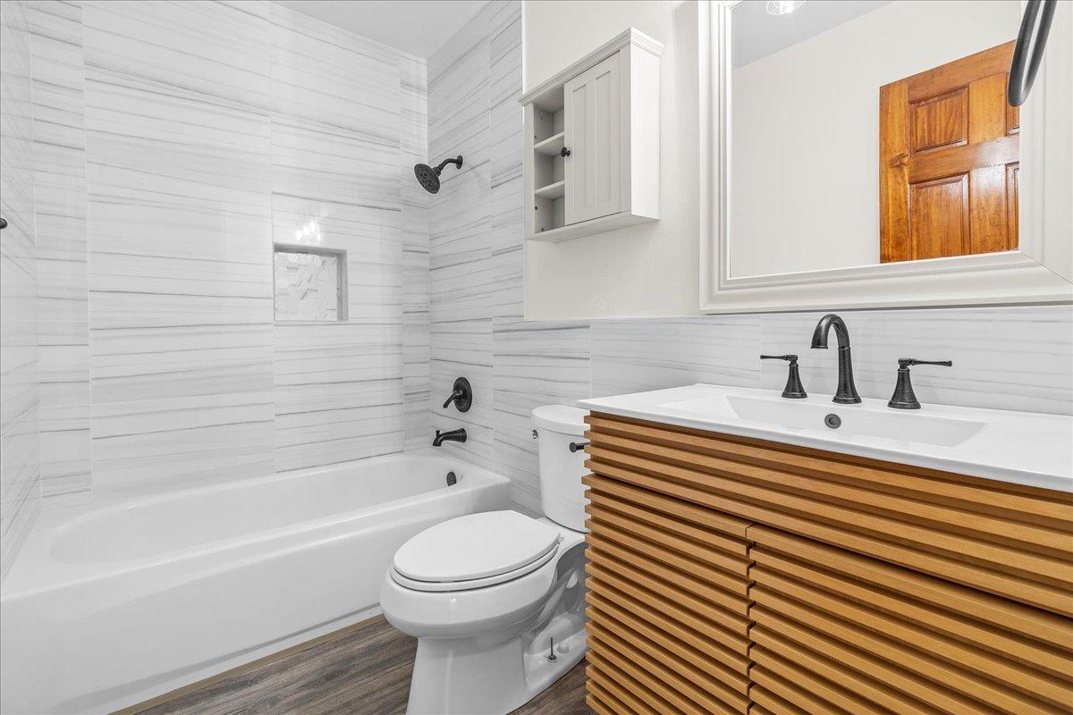 Detail Gallery Image 17 of 35 For 724 Circle Dr, Salinas,  CA 93905 - 3 Beds | 2 Baths