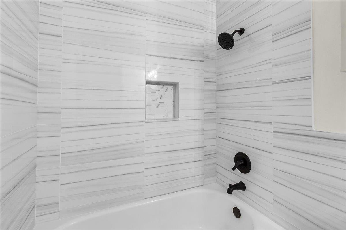 Detail Gallery Image 18 of 35 For 724 Circle Dr, Salinas,  CA 93905 - 3 Beds | 2 Baths