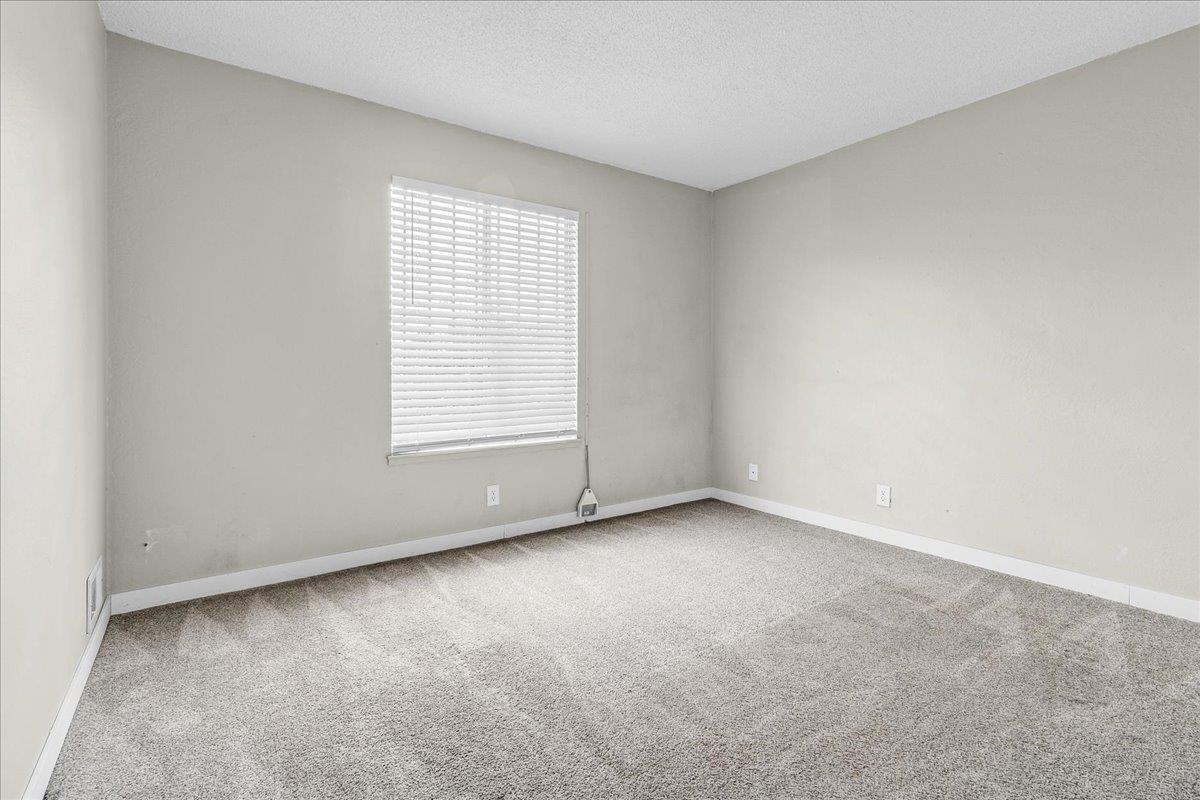 Detail Gallery Image 21 of 35 For 724 Circle Dr, Salinas,  CA 93905 - 3 Beds | 2 Baths