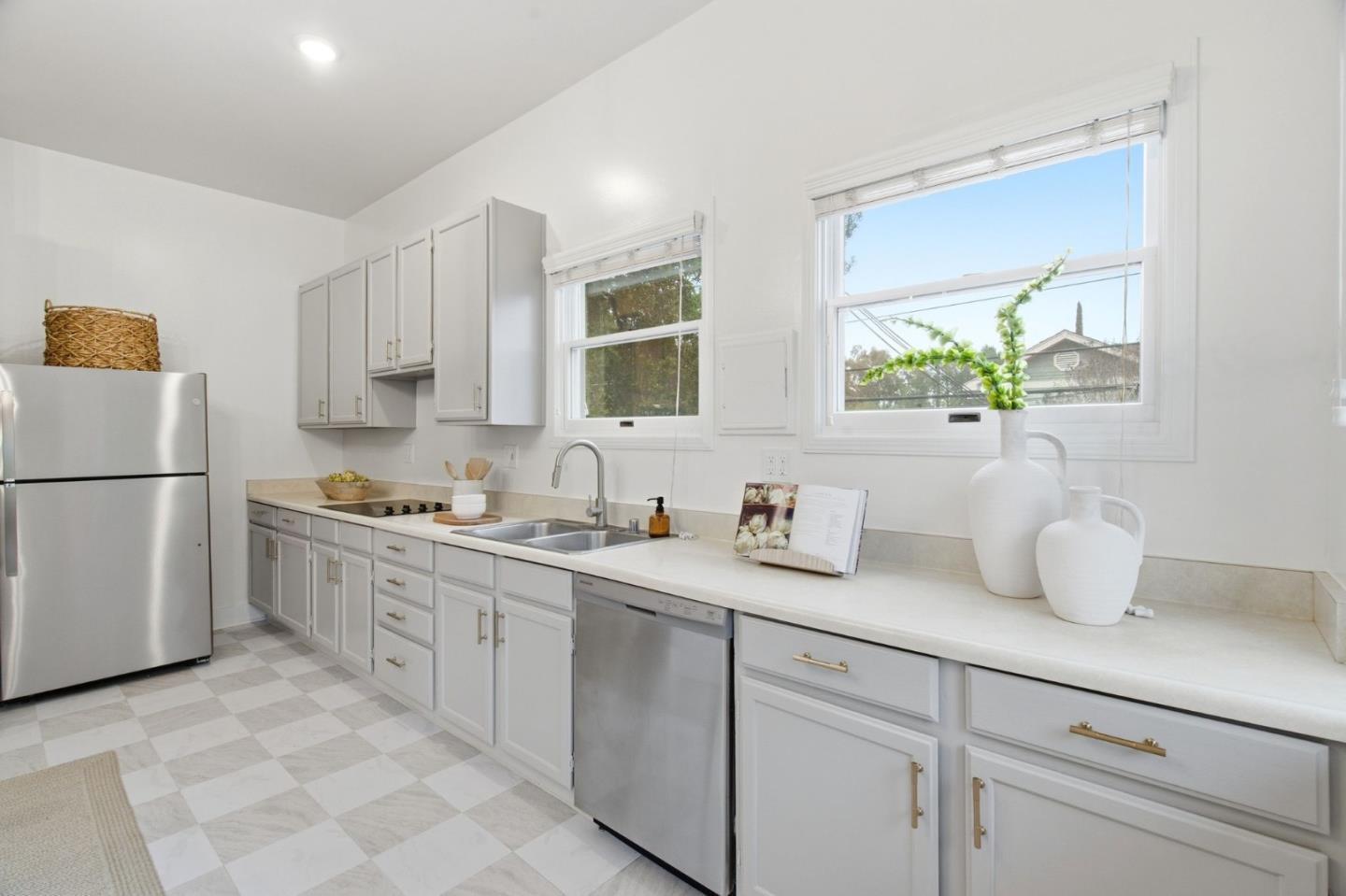 Detail Gallery Image 13 of 83 For 256 Los Gatos Blvd, Los Gatos,  CA 95030 - – Beds | – Baths