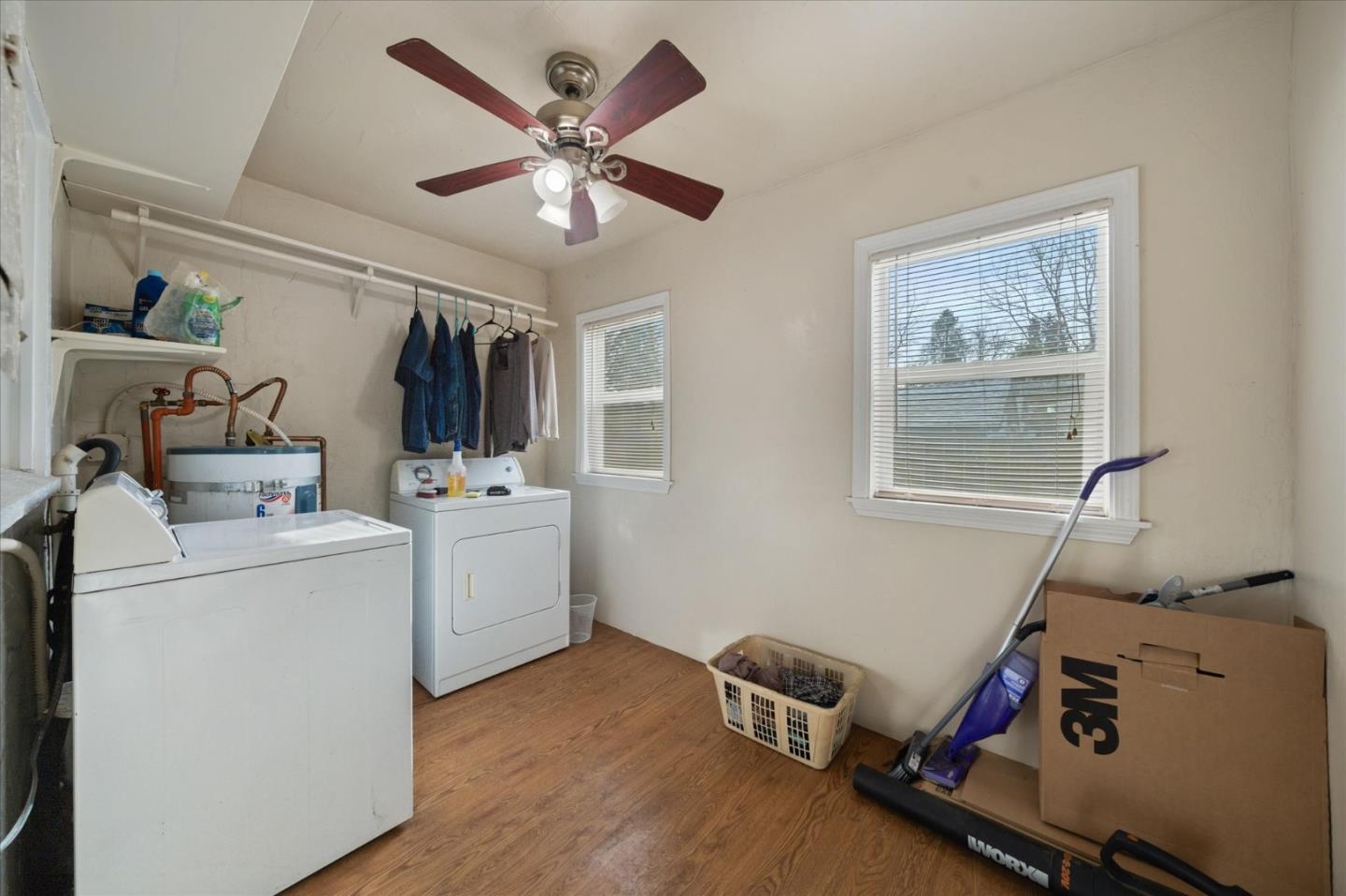 Detail Gallery Image 16 of 41 For 409 Smile Pl, Redding,  CA 96001 - 3 Beds | 2 Baths