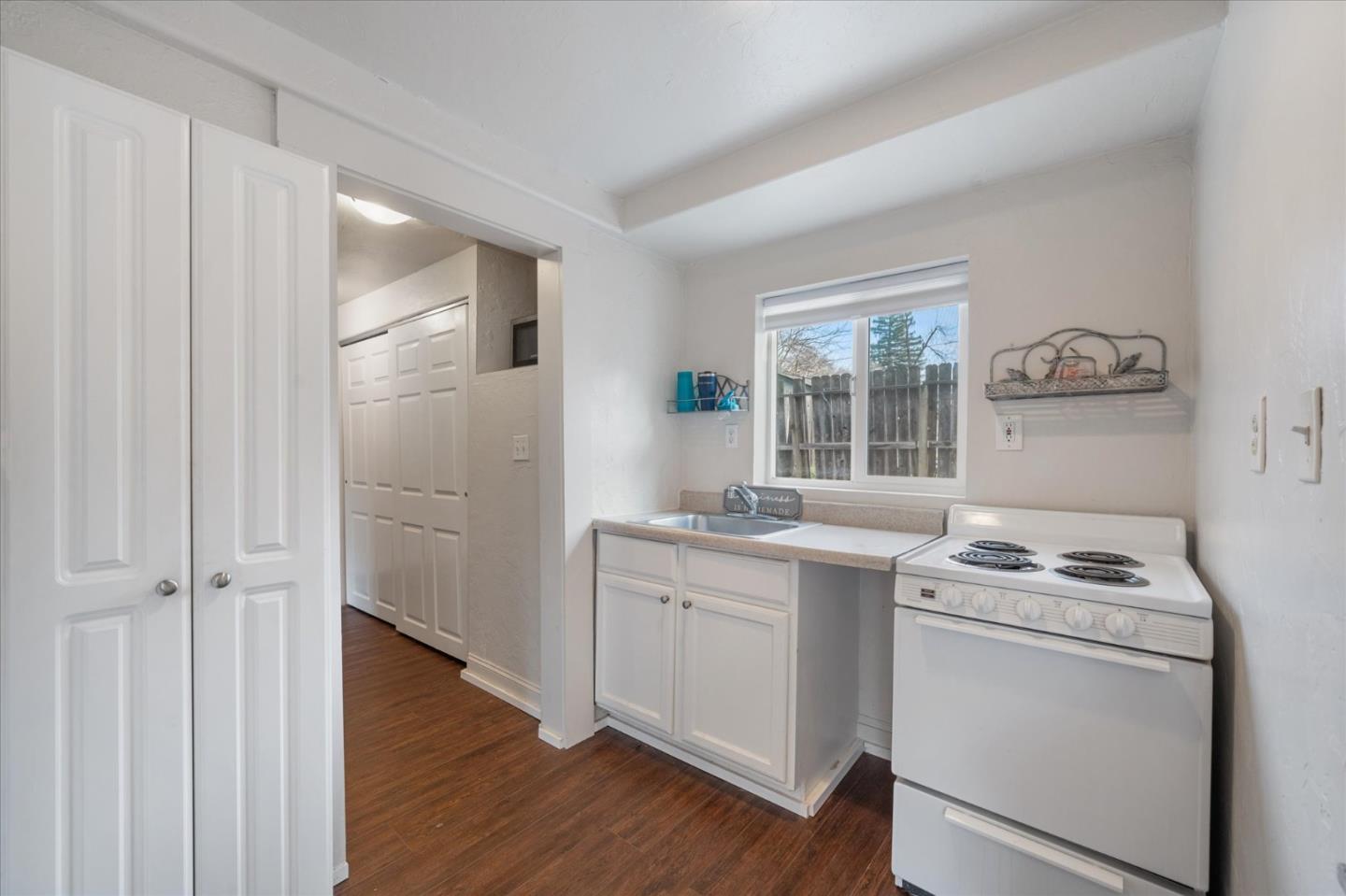 Detail Gallery Image 33 of 41 For 409 Smile Pl, Redding,  CA 96001 - 3 Beds | 2 Baths