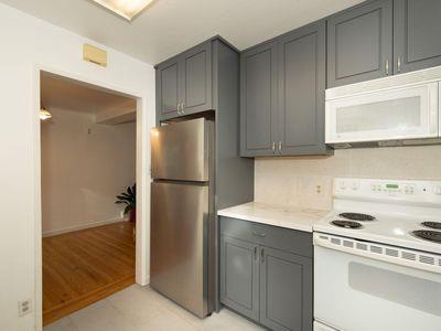 Detail Gallery Image 10 of 28 For 906-908 Haddon Dr, San Mateo,  CA 94402 - – Beds | – Baths