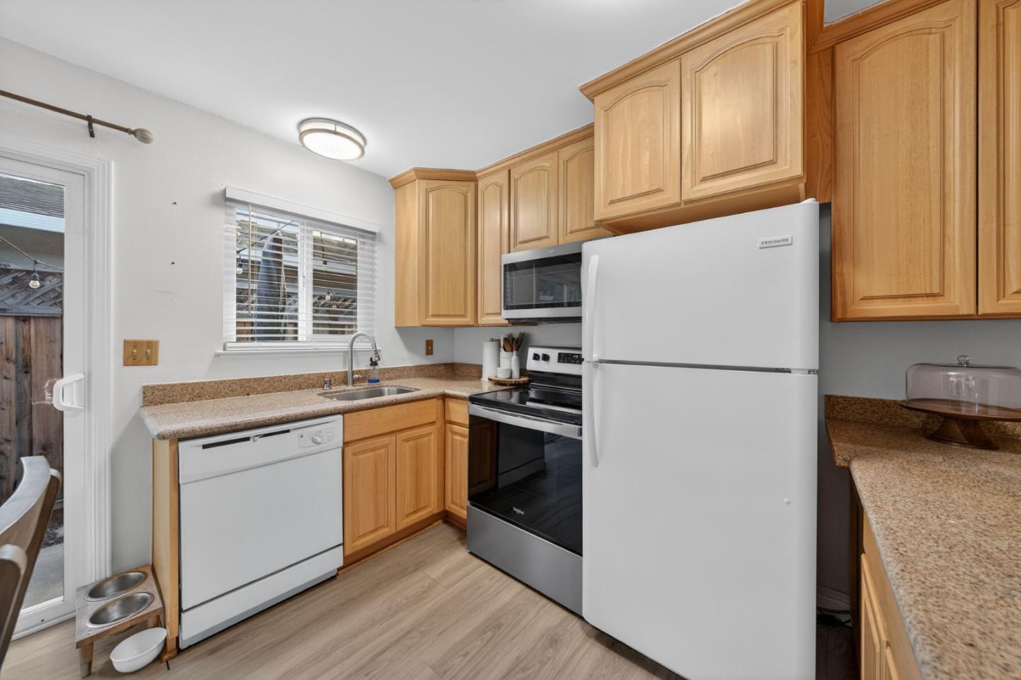 Detail Gallery Image 16 of 25 For 5663-5665 Beswick Dr, San Jose,  CA 95123 - 5 Beds | 3 Baths