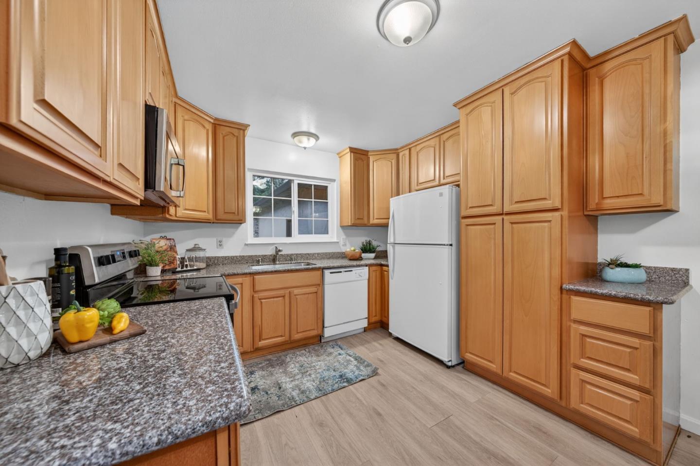 Detail Gallery Image 6 of 25 For 5663-5665 Beswick Dr, San Jose,  CA 95123 - 5 Beds | 3 Baths