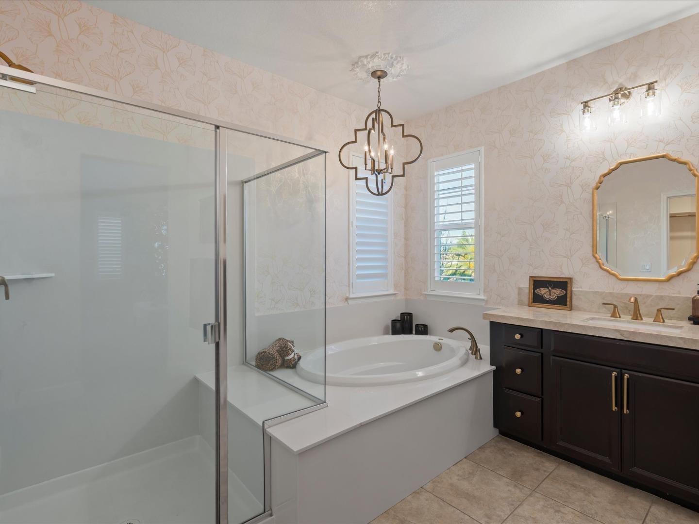 Detail Gallery Image 14 of 28 For 1702 Rosemary Dr, Gilroy,  CA 95020 - 5 Beds | 4/1 Baths