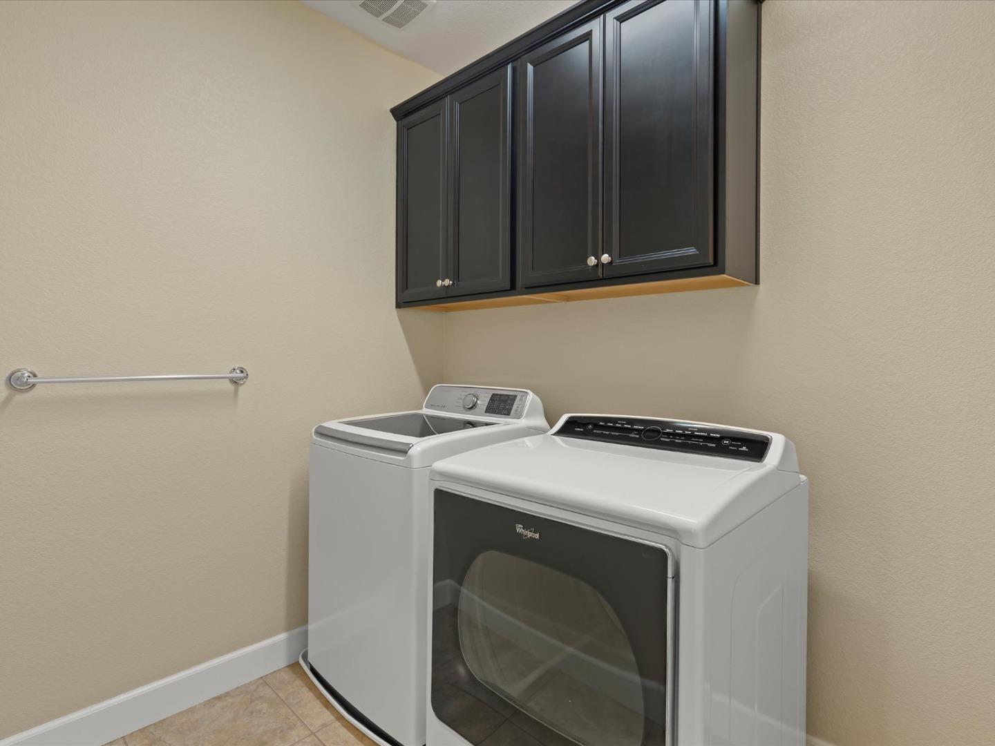 Detail Gallery Image 17 of 28 For 1702 Rosemary Dr, Gilroy,  CA 95020 - 5 Beds | 4/1 Baths