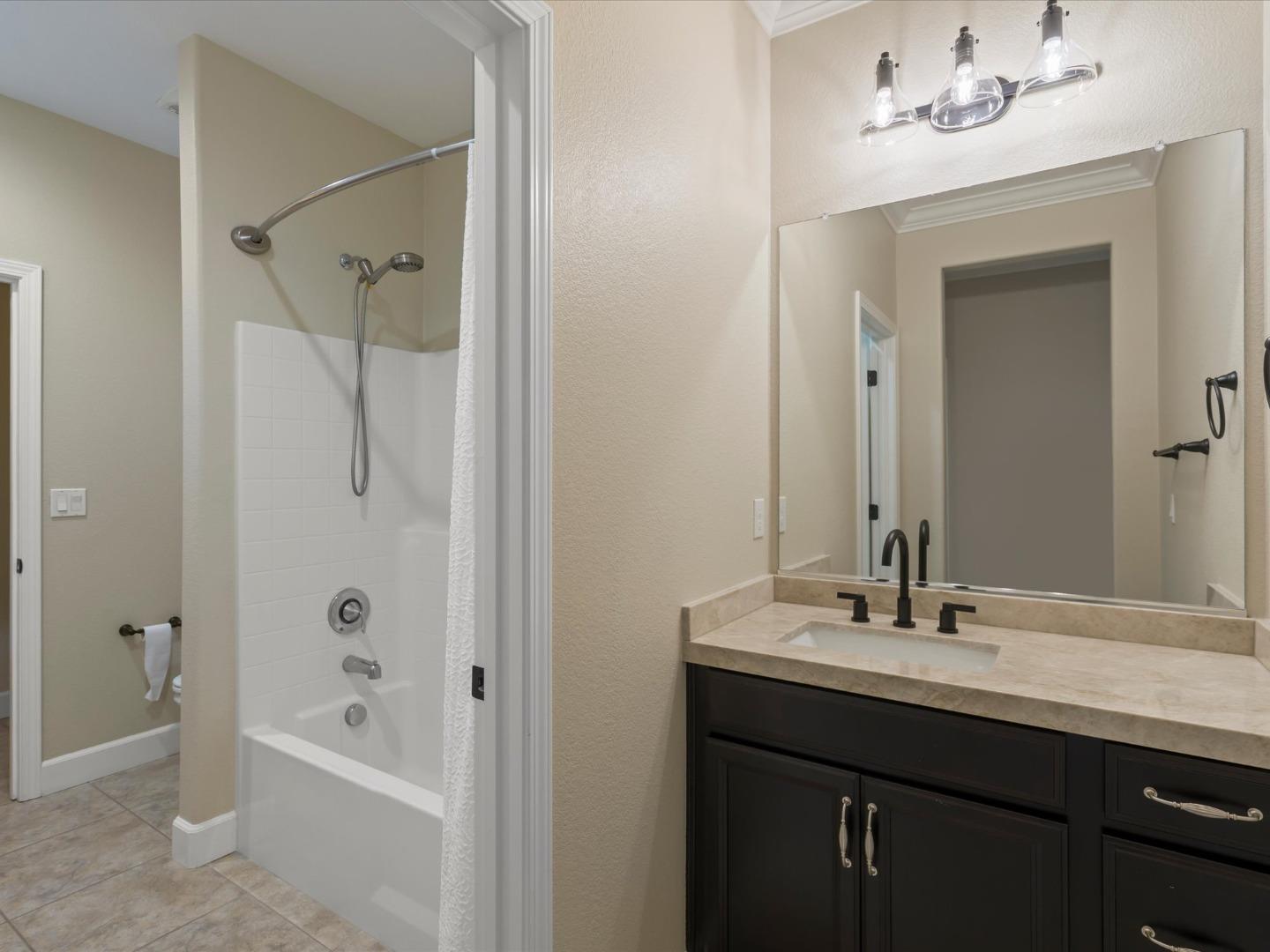 Detail Gallery Image 19 of 28 For 1702 Rosemary Dr, Gilroy,  CA 95020 - 5 Beds | 4/1 Baths