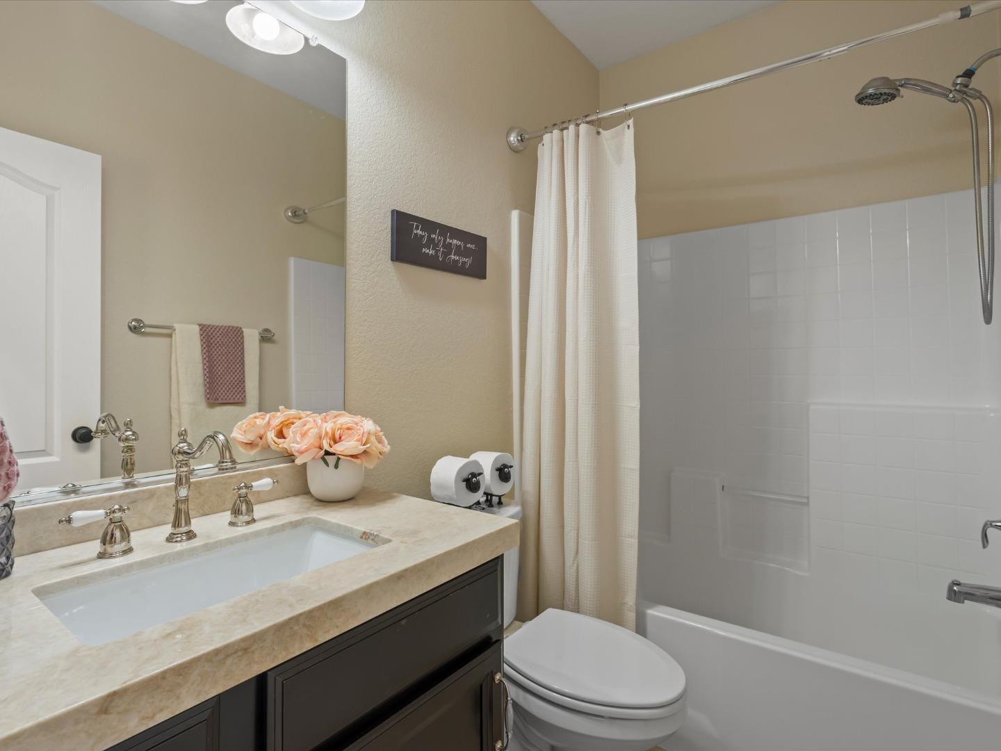 Detail Gallery Image 20 of 28 For 1702 Rosemary Dr, Gilroy,  CA 95020 - 5 Beds | 4/1 Baths