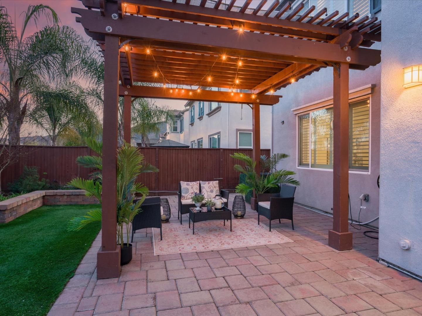 Detail Gallery Image 24 of 28 For 1702 Rosemary Dr, Gilroy,  CA 95020 - 5 Beds | 4/1 Baths