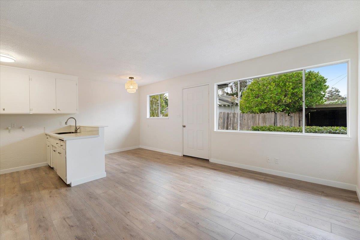 Detail Gallery Image 23 of 43 For 4605 Opal St, Capitola,  CA 95010 - 5 Beds | 3/1 Baths