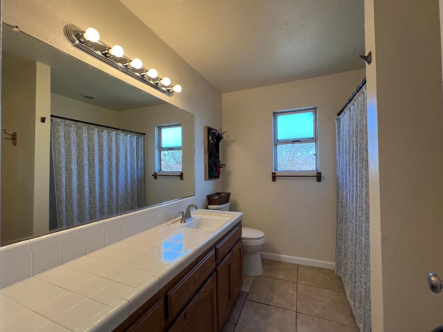 Detail Gallery Image 16 of 23 For 2126 Mckinley Ct, Los Banos,  CA 93635 - 4 Beds | 2 Baths