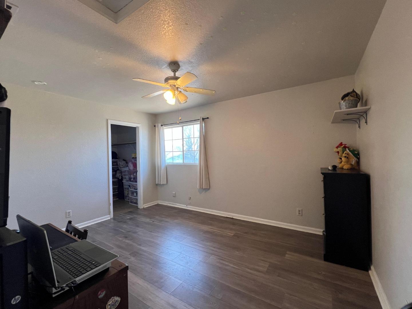 Detail Gallery Image 17 of 23 For 2126 Mckinley Ct, Los Banos,  CA 93635 - 4 Beds | 2 Baths