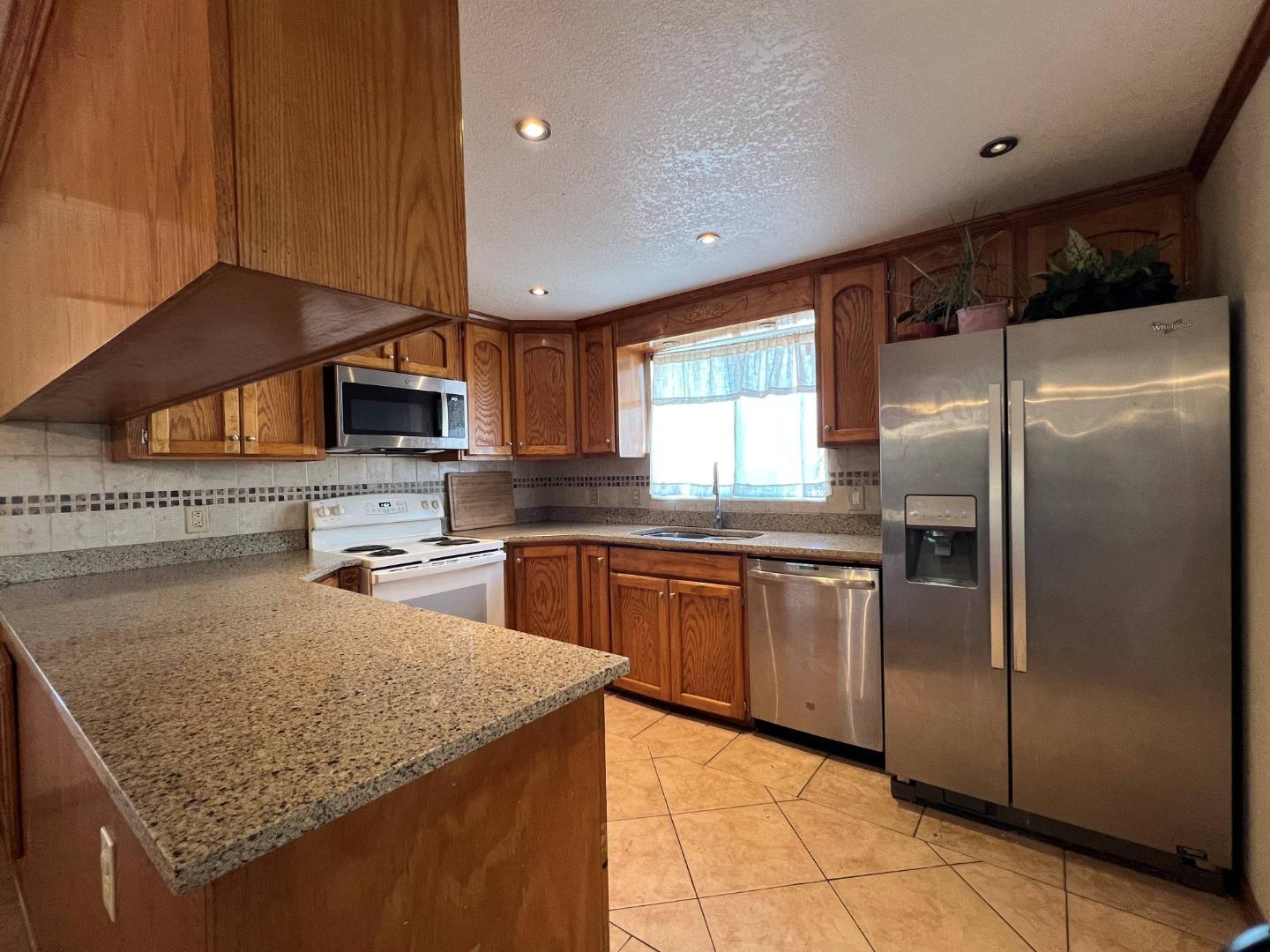 Detail Gallery Image 8 of 23 For 2126 Mckinley Ct, Los Banos,  CA 93635 - 4 Beds | 2 Baths