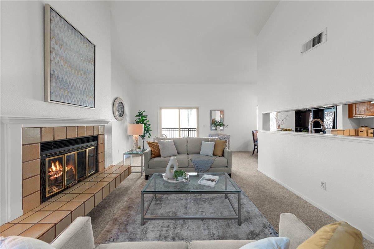 Detail Gallery Image 7 of 27 For 2392 N Main St #E,  Salinas,  CA 93906 - 1 Beds | 1 Baths