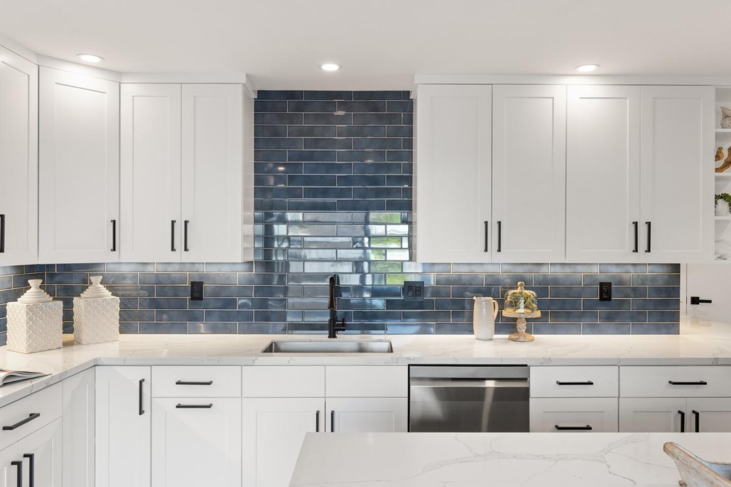 Detail Gallery Image 12 of 42 For 303 Filbert St, Half Moon Bay,  CA 94019 - 4 Beds | 2 Baths