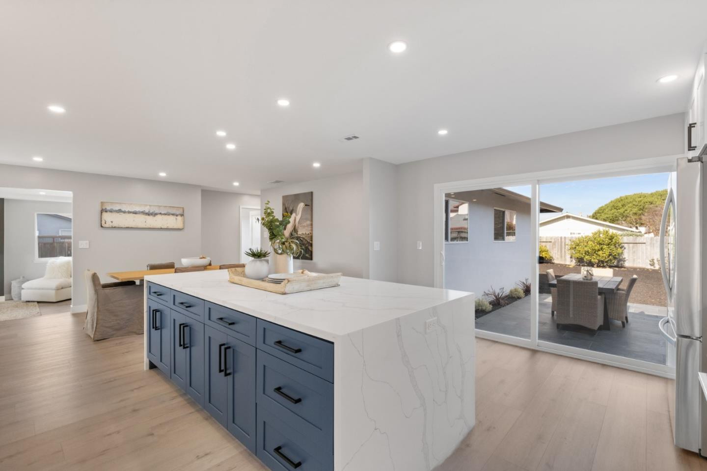 Detail Gallery Image 13 of 42 For 303 Filbert St, Half Moon Bay,  CA 94019 - 4 Beds | 2 Baths