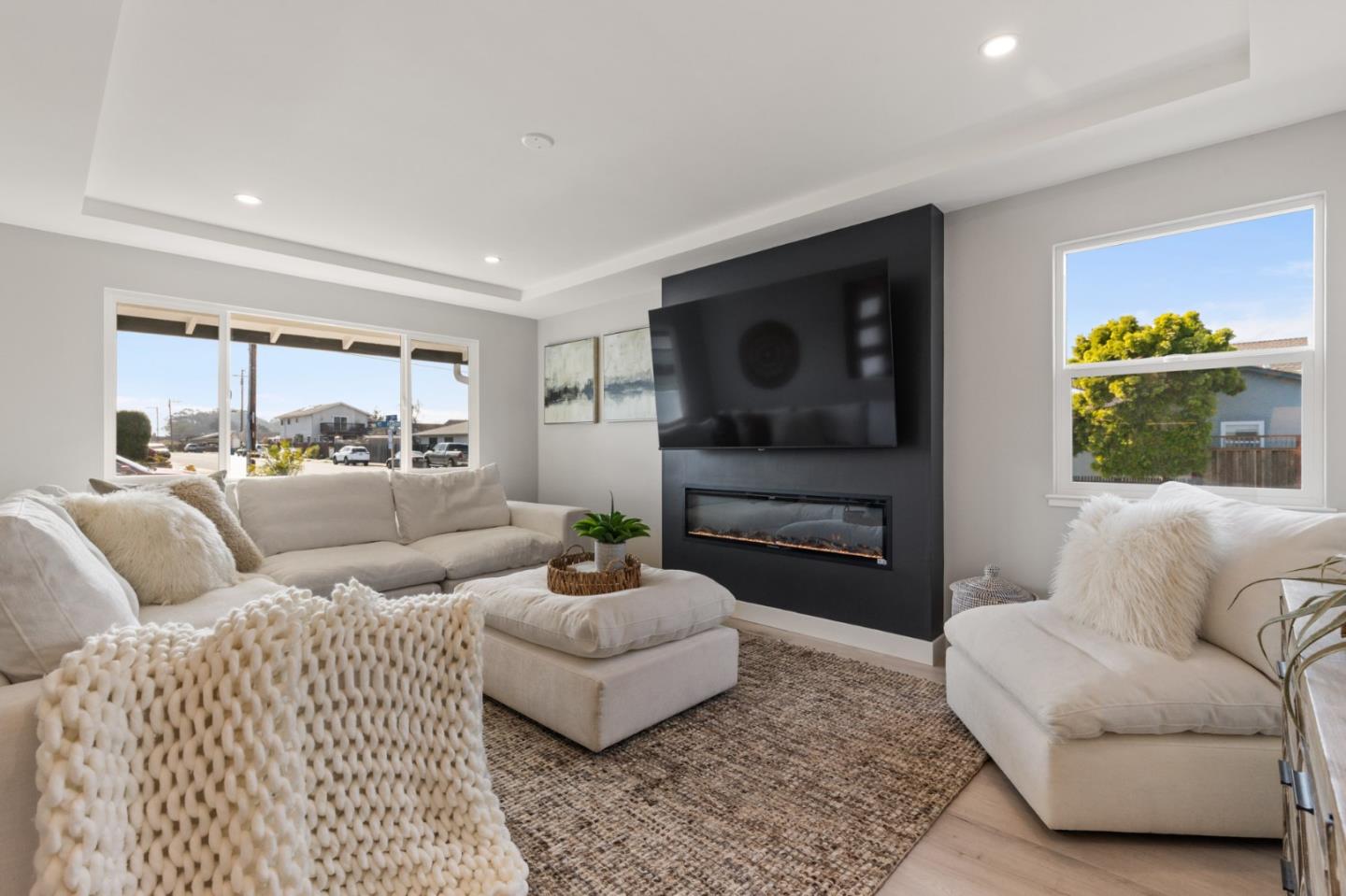 Detail Gallery Image 15 of 42 For 303 Filbert St, Half Moon Bay,  CA 94019 - 4 Beds | 2 Baths