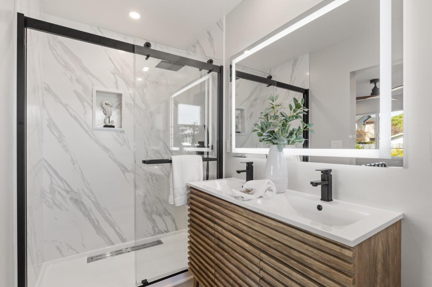 Detail Gallery Image 25 of 42 For 303 Filbert St, Half Moon Bay,  CA 94019 - 4 Beds | 2 Baths